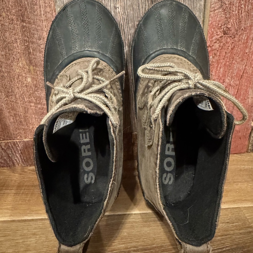Sorel Out and About Women’s Size 7 Brown and Black Boots - Picture 8 of 8